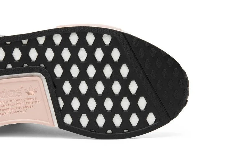 Кроссовки Adidas Wmns NMD_R1 'Light Onix'