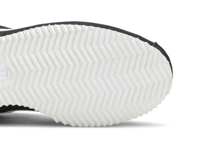 Krossovki-Nike-Cortez-SE-Mini-Swoosh-4