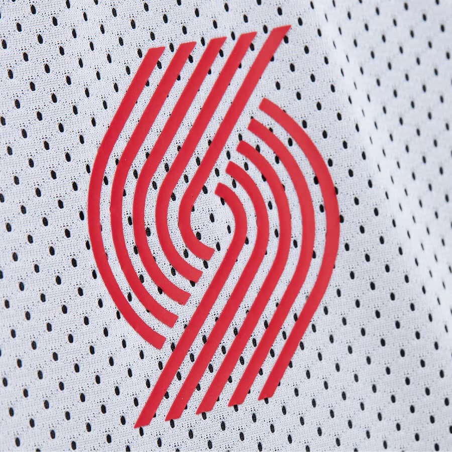 Mitchell-Ness-Black-Portland-Trail-Blazers-Vintage-Logo-Mesh-Practice-Tank-Top-4