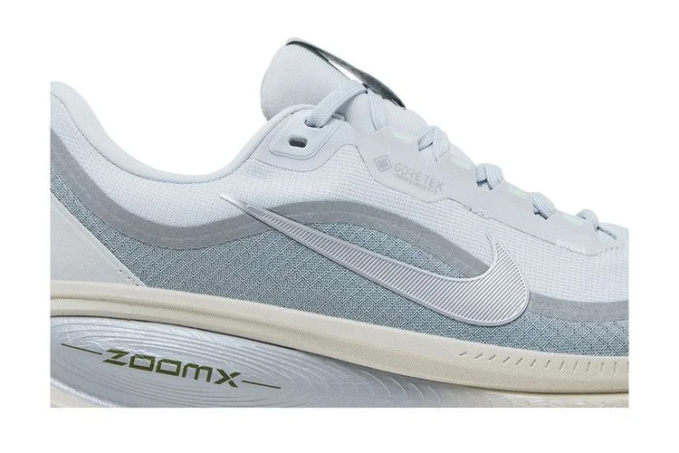 Кроссовки Nike Vomero 18 GORE-TEX Reflective 'Pure Platinum Metallic Silver'