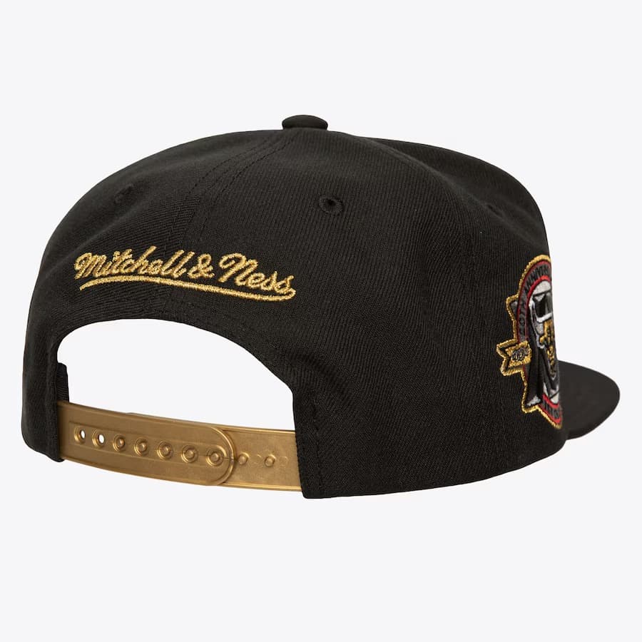 Mitchell-Ness-Black-Chicago-Bulls-Core-VI-OG-Snapback-Hat-1