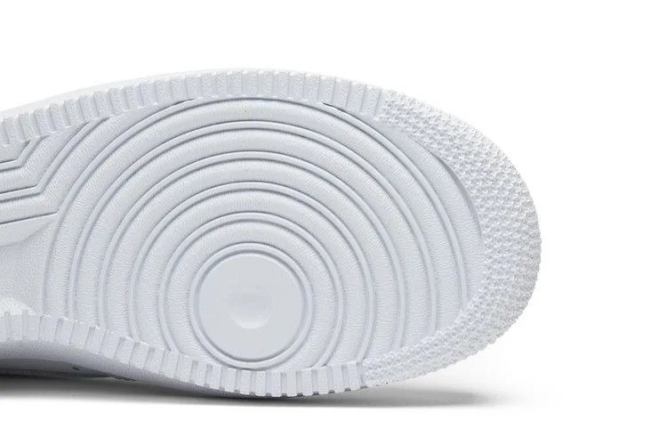Krossovki-Nike-Air-Force-1-07-White-4