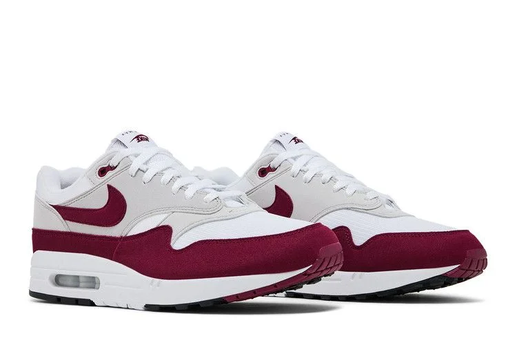 Krossovki-Stranger-Things-x-Nike-Air-Max-1-Steve-Harrington-7