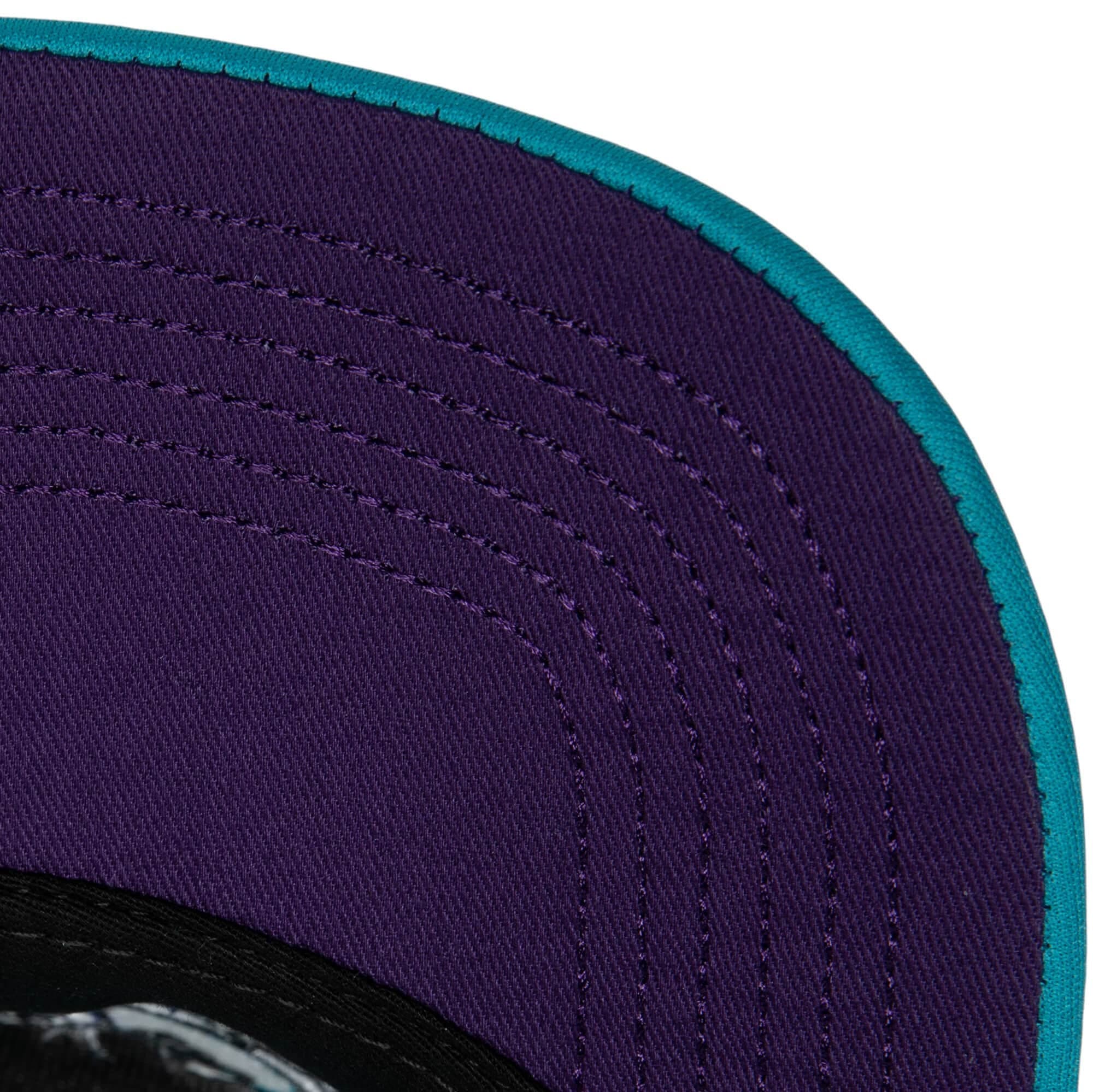 Mitchell-Ness-Puff-The-Magic-Trucker-Snapback-HWC-Charlotte-Hornets-Hat-2