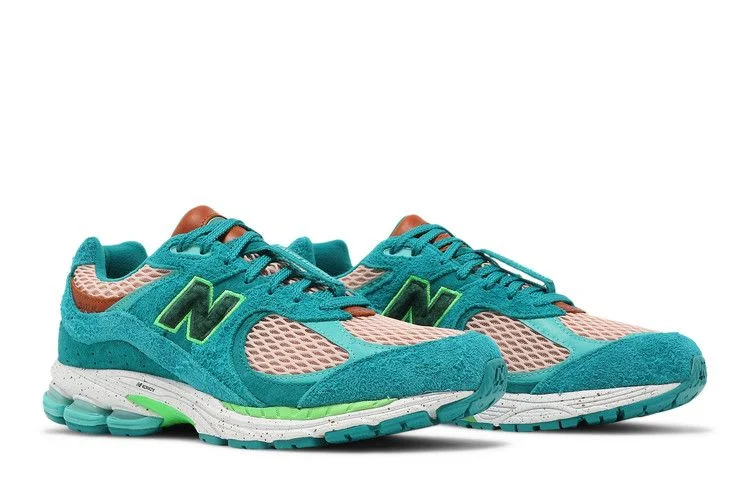 Krossovki-Salehe-Bembury-x-New-Balance-2002R-Water-Be-The-Guide-7