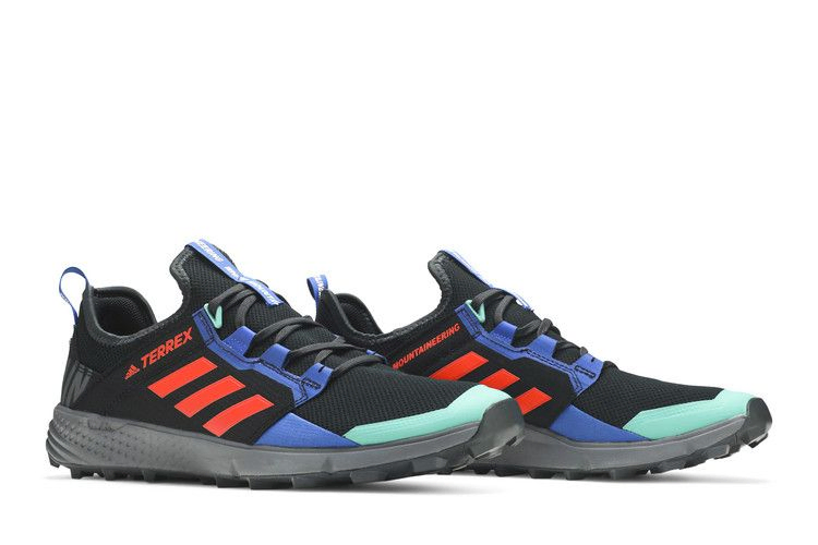 white-mountaineering-x-terrex-agravic-speed-black-royal-ee3912_07