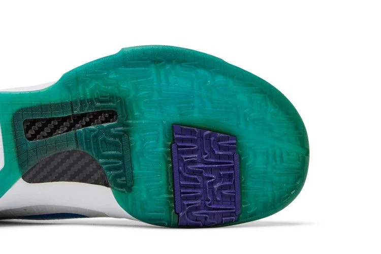 Krossovki-Nike-Zoom-Kobe-5-Draft-Day-4