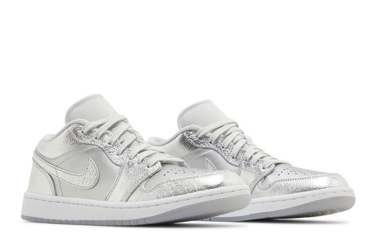 wmns-air-jordan-1-low-se-metallic-silver-fn5030-001_07
