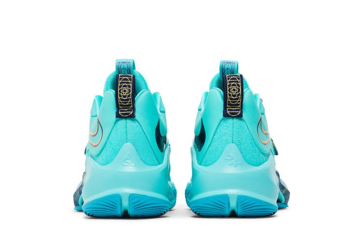zoom-freak-3-ep-aqua-da0695-400_05