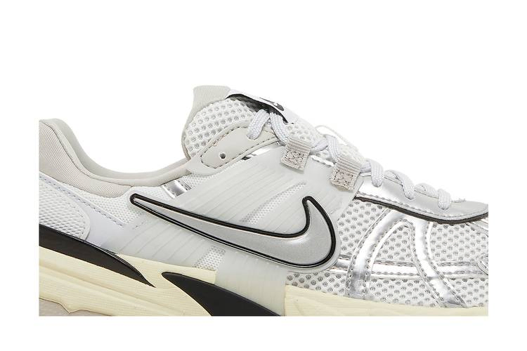 Кроссовки Nike Wmns V2K Run 'Summit White'