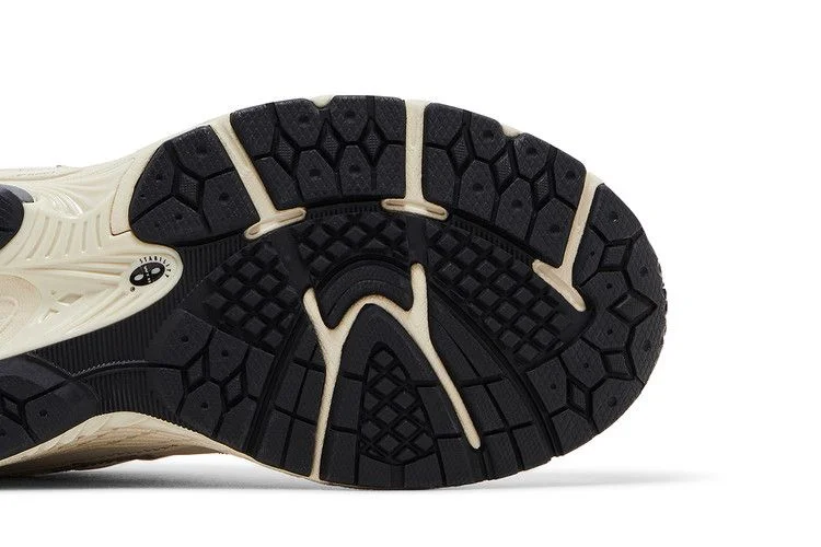 Кроссовки New Balance 2002R Big Kid 'Cordura Pack - Timberwolf Black'