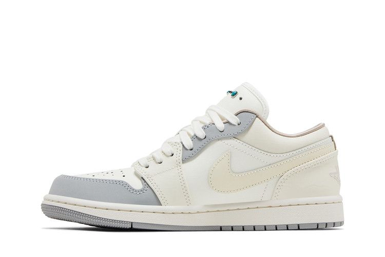 Кроссовки Wmns Air Jordan 1 Low 'Sail Soft Pearl Sequins'