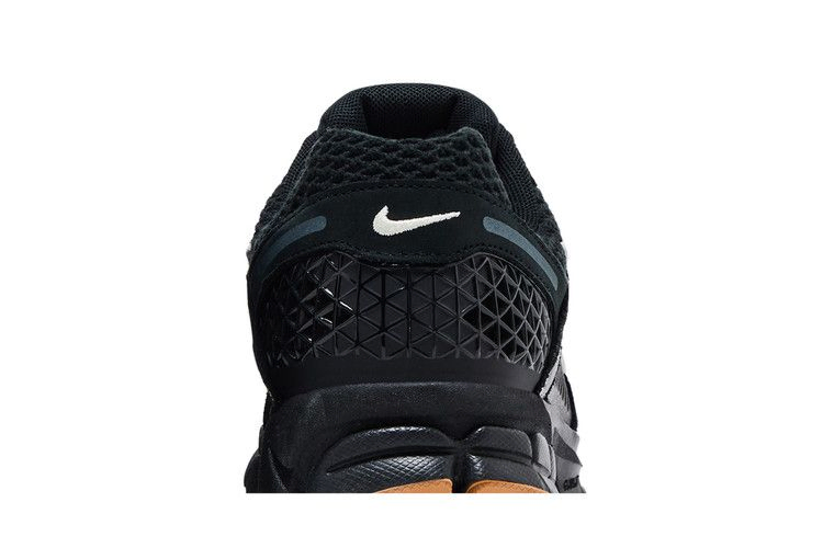 Кроссовки Nike Air Zoom Vomero 5 'Black Gum'