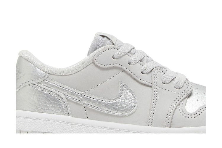 air-jordan-1-retro-low-og-td-metallic-silver-fq5435-002_01-1