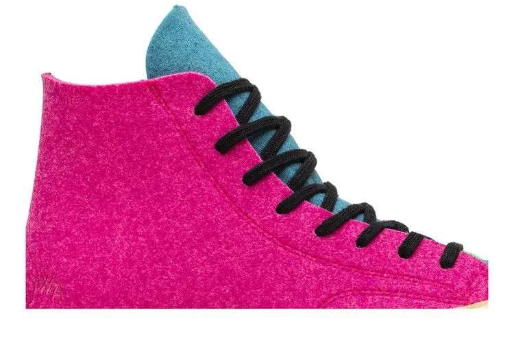 Krossovki-J.W.-Anderson-x-Converse-Chuck-70-Hi-Top-Felt-1