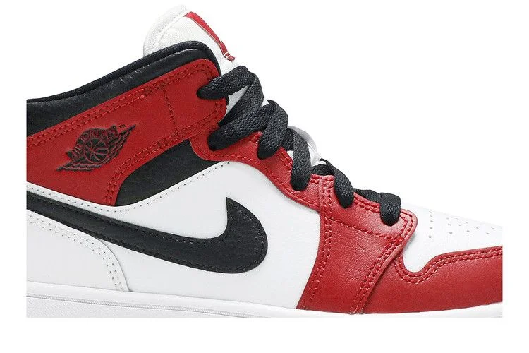 Krossovki-Air-Jordan-1-Mid-PS-Chicago-1