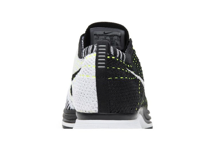flyknit-rcer-526628-011_06