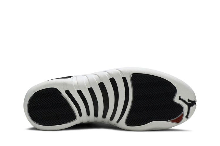 air-jordan-12-retro-playoff-136001-016_03
