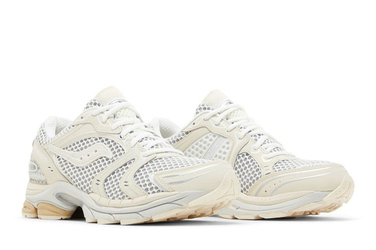 highsnobiety-x-progrid-triumph-4-cream-highsnob-pro-grid-crm_07