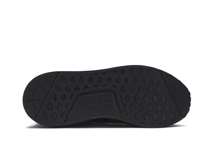 Krossovki-Adidas-NMD_R1-V2-Triple-Black-3