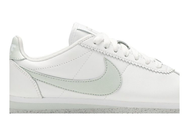 wmns-classic-cortez-flyleather-ar4874-100_01
