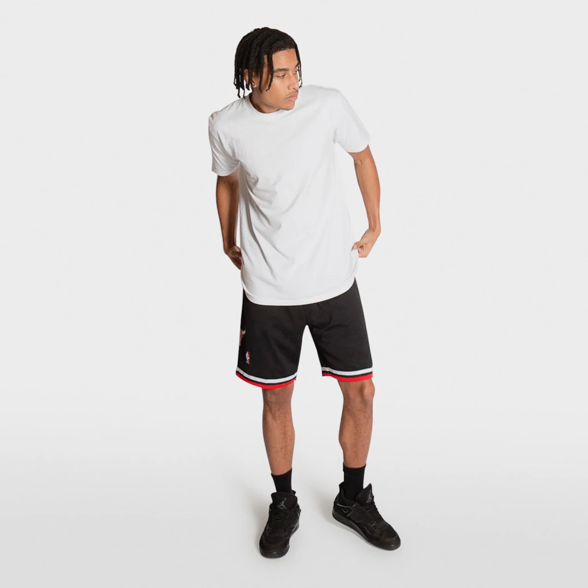 Спортивные шорты Mitchell & Ness Chicago Bulls 1997-98 Hardwood Classics Throwback Swingman NBA Black Shorts