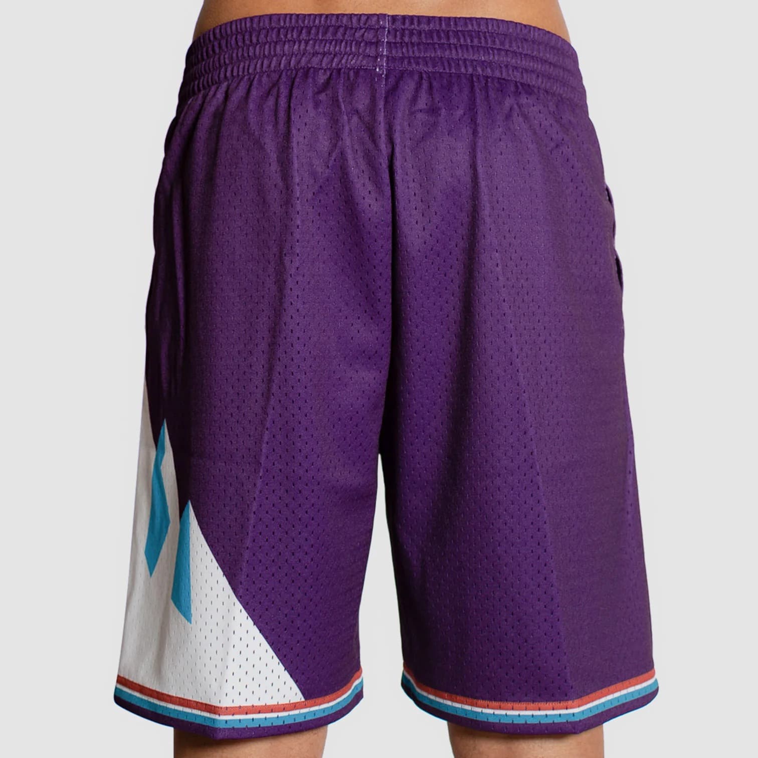 Спортивные шорты Mitchell & Ness Utah Jazz 1996-97 Hardwood Classics Throwback Swingman NBA Shorts
