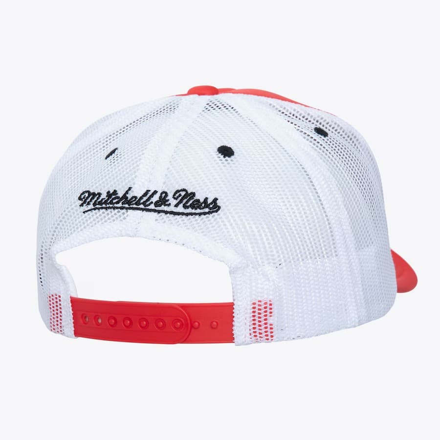 Mitchell-Ness-Red-Detroit-Red-Wings-Sideline-Trucker-Snapback-Hat-1
