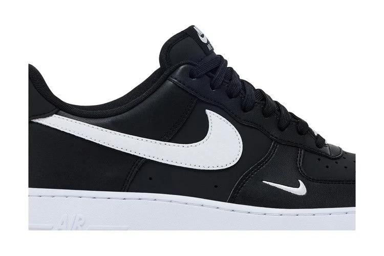 Кроссовки Nike Air Force 1 '07 Lv8 'Carbon Fiber Swoosh Black White'