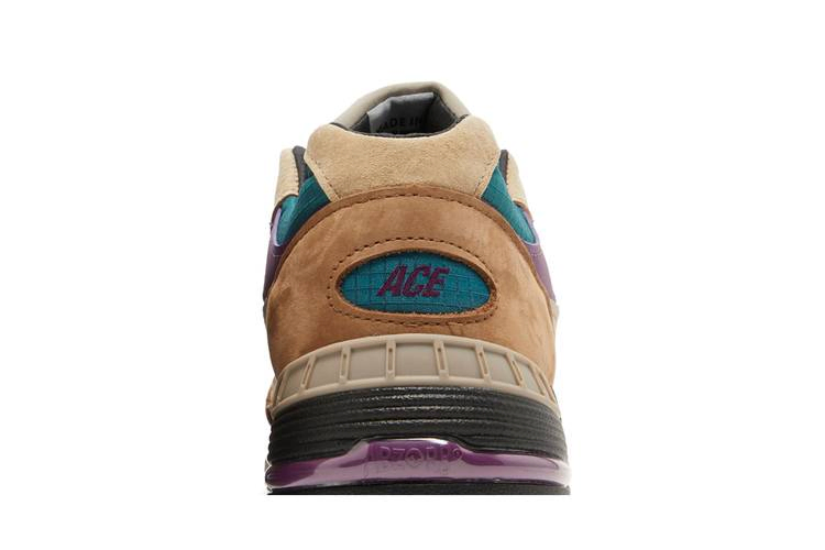 Кроссовки Palace x New Balance 991 Made in England 'Taos Taupe Grape'