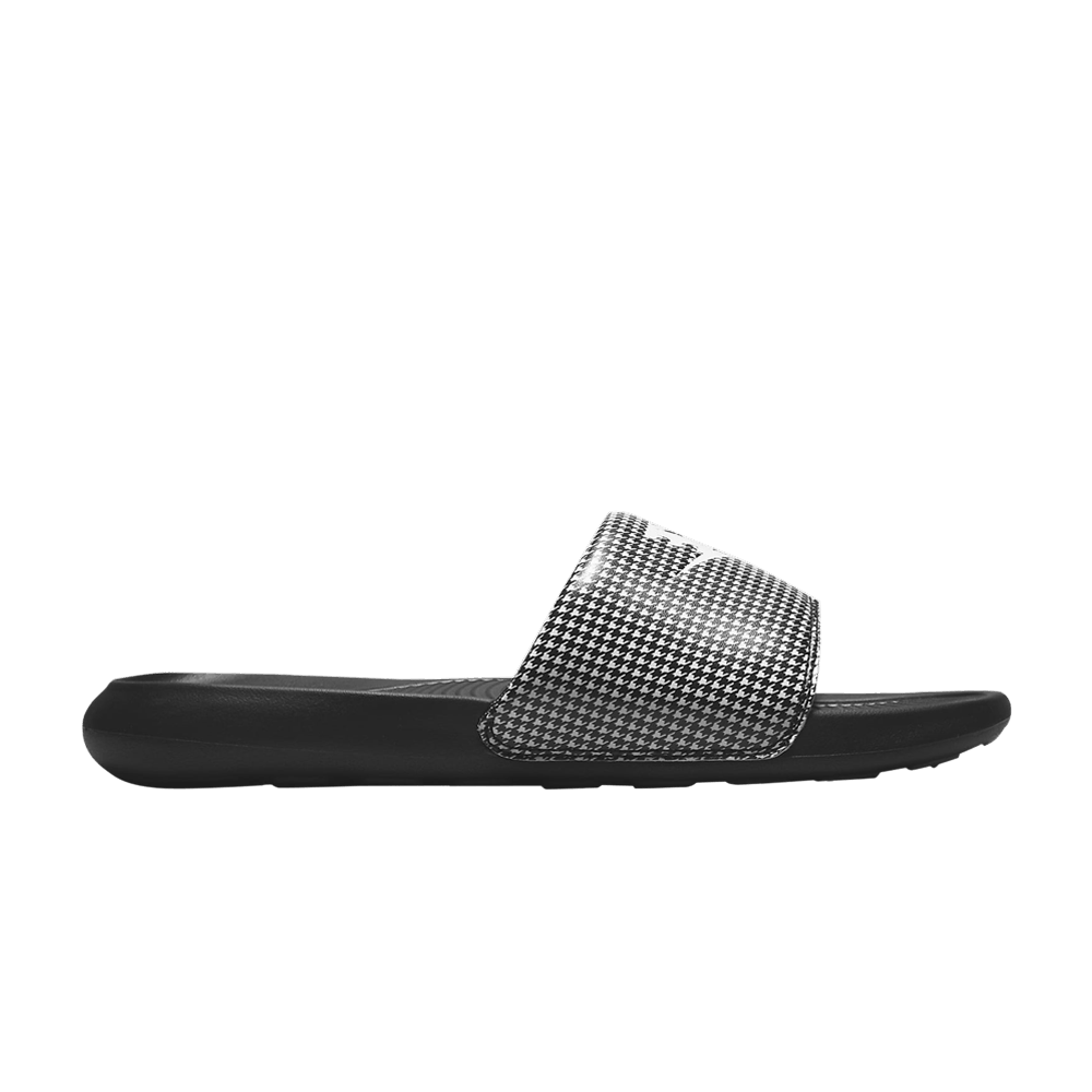 wmns-victori-one-printed-slide-black-herringbone-cn9676-009