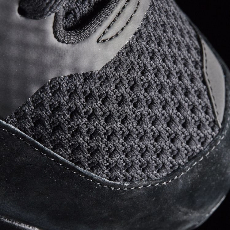 white-mountaineering-x-boston-super-primeknit-black-cg3668_05