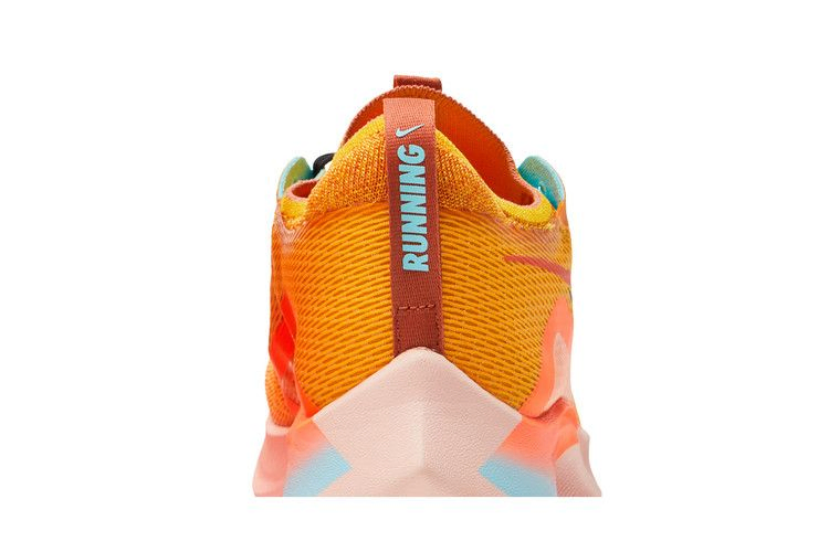 Кроссовки Nike Zoom Fly 4 'University Gold'
