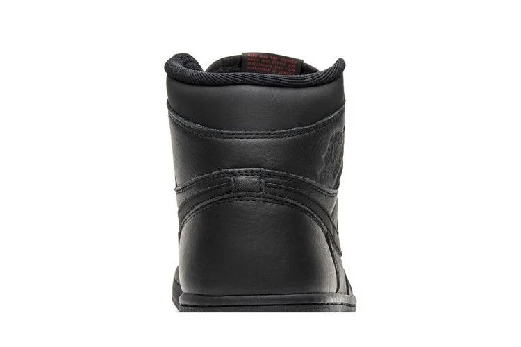 Кроссовки Air Jordan 1 Retro High OG 'Triple Black'