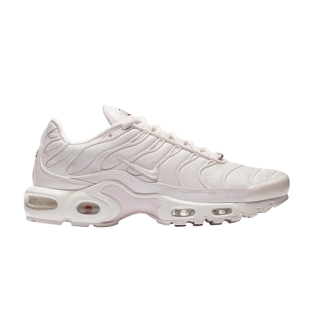 Krossovki-Nike-Wmns-Air-Max-Plus-TN-SE-Pale-Pink