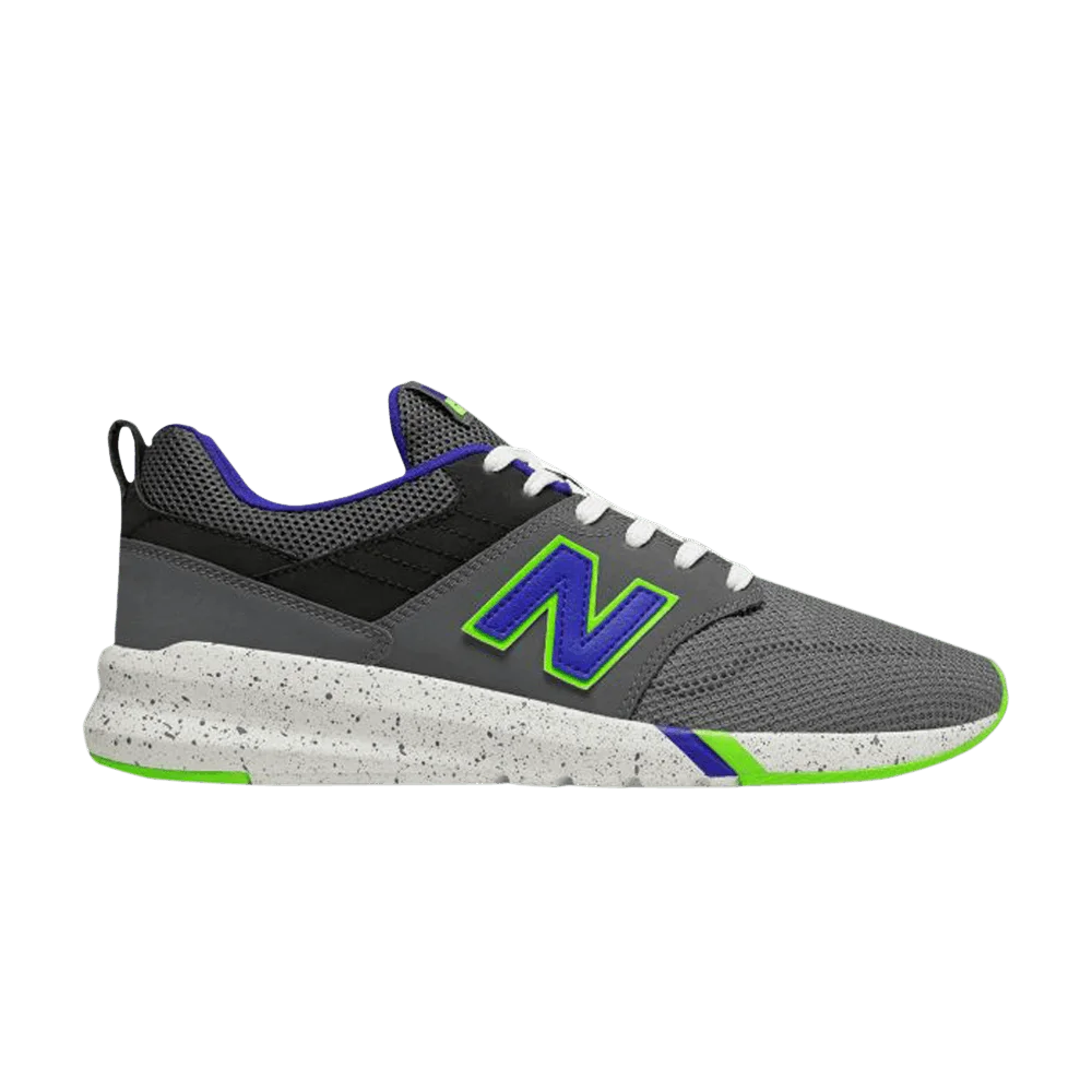 Krossovki-New-Balance-009v1-Lead