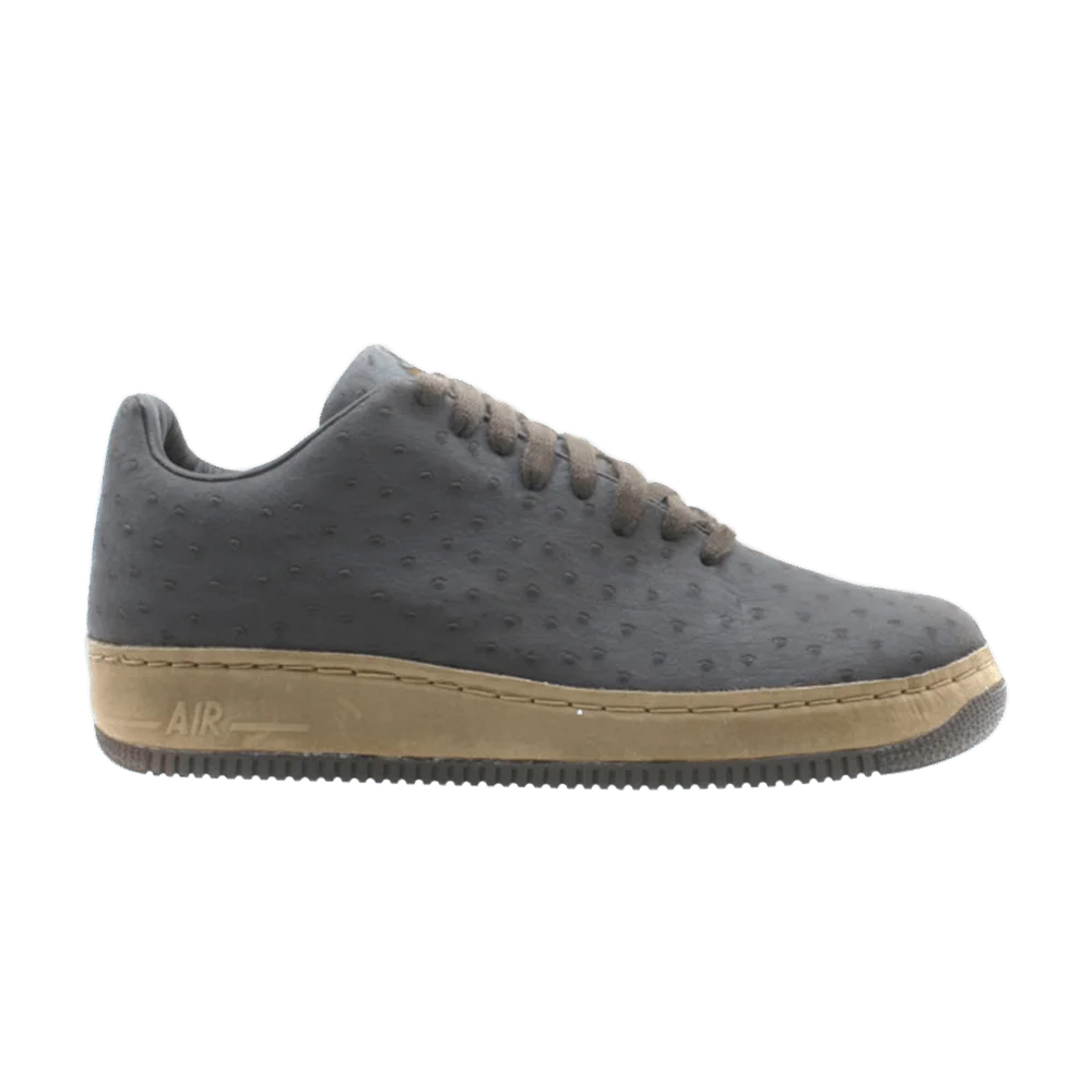 Krossovki-Nike-Air-Force-1-Supreme-Ostrich