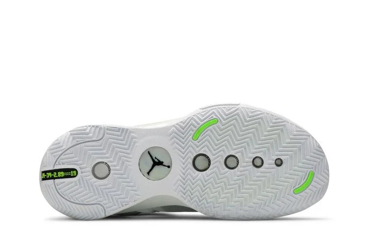 Krossovki-Air-Jordan-34-Low-Pure-Money-3