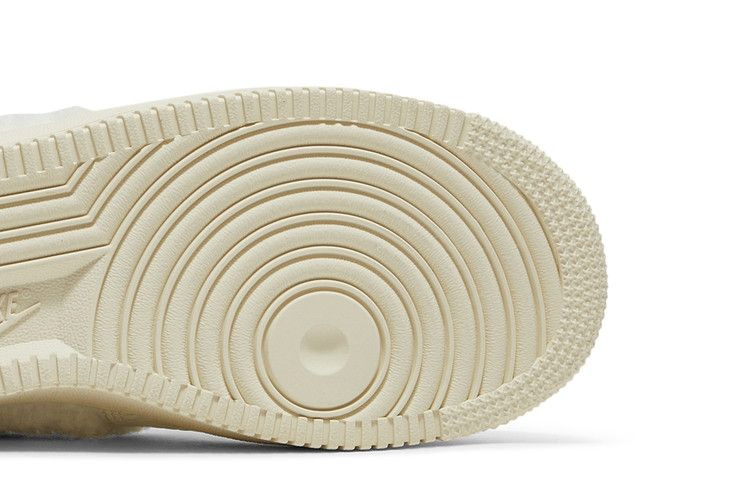 Кроссовки Nike Wmns Air Force 1 '07 'Sherpa Fleece'