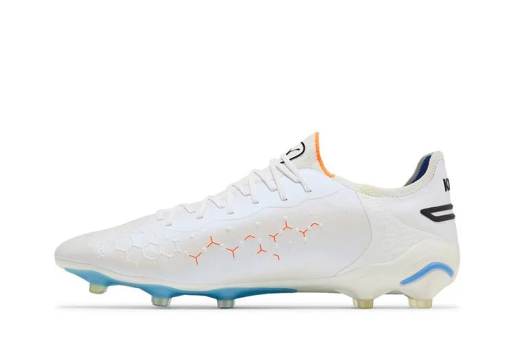 Кроссовки Puma King Ultimate FG AG 'White Blue Glimmer'