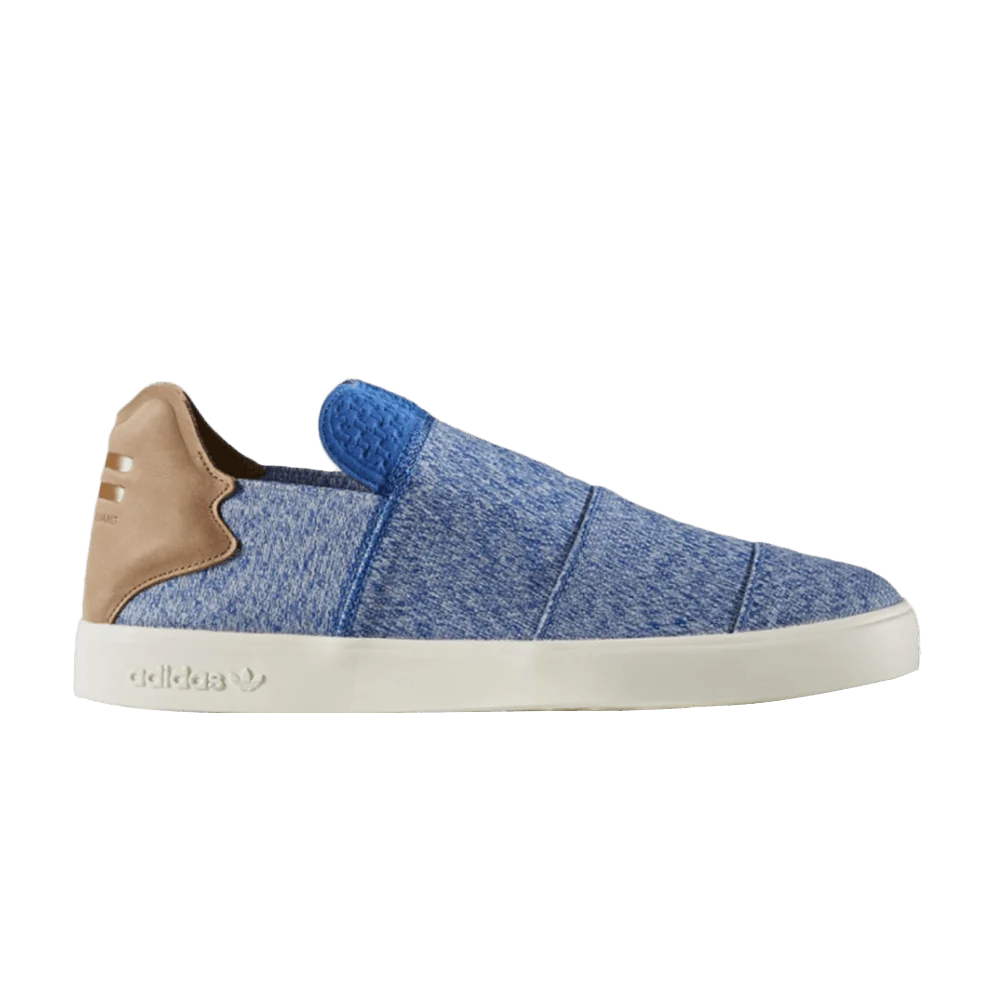 Krossovki-Pharrell-Williams-x-adidas-Elastic-Slip-On-EQT-Blue