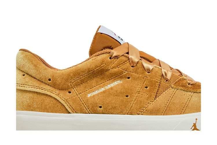 Кроссовки Air Jordan Wmns Jordan Series.05 SE 'Gold Velvet'