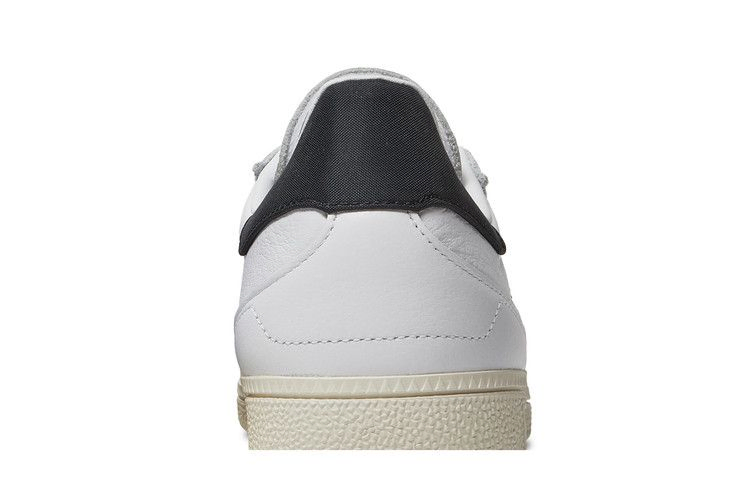 busenitz-vintage-white-black-h04879_06