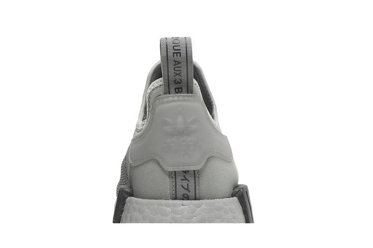 Кроссовки Adidas NMD_R1 'Solid Grey'