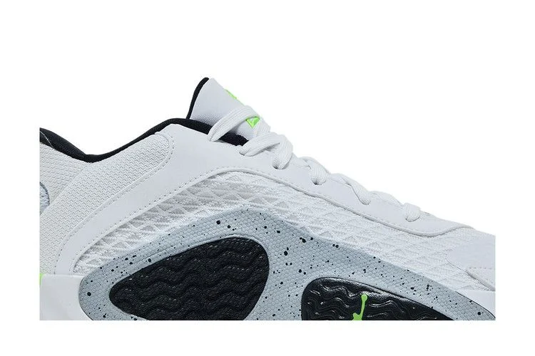 Krossovki-Air-Jordan-Tatum-2-GS-Neon-1
