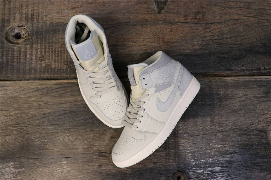 Jordan-1-Mid-Light-Bone-Wolf-Grey-GS-1