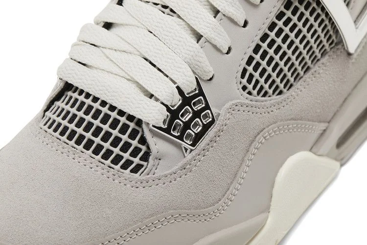 Krossovki-Wmns-Air-Jordan-4-Retro-Frozen-Moments-9