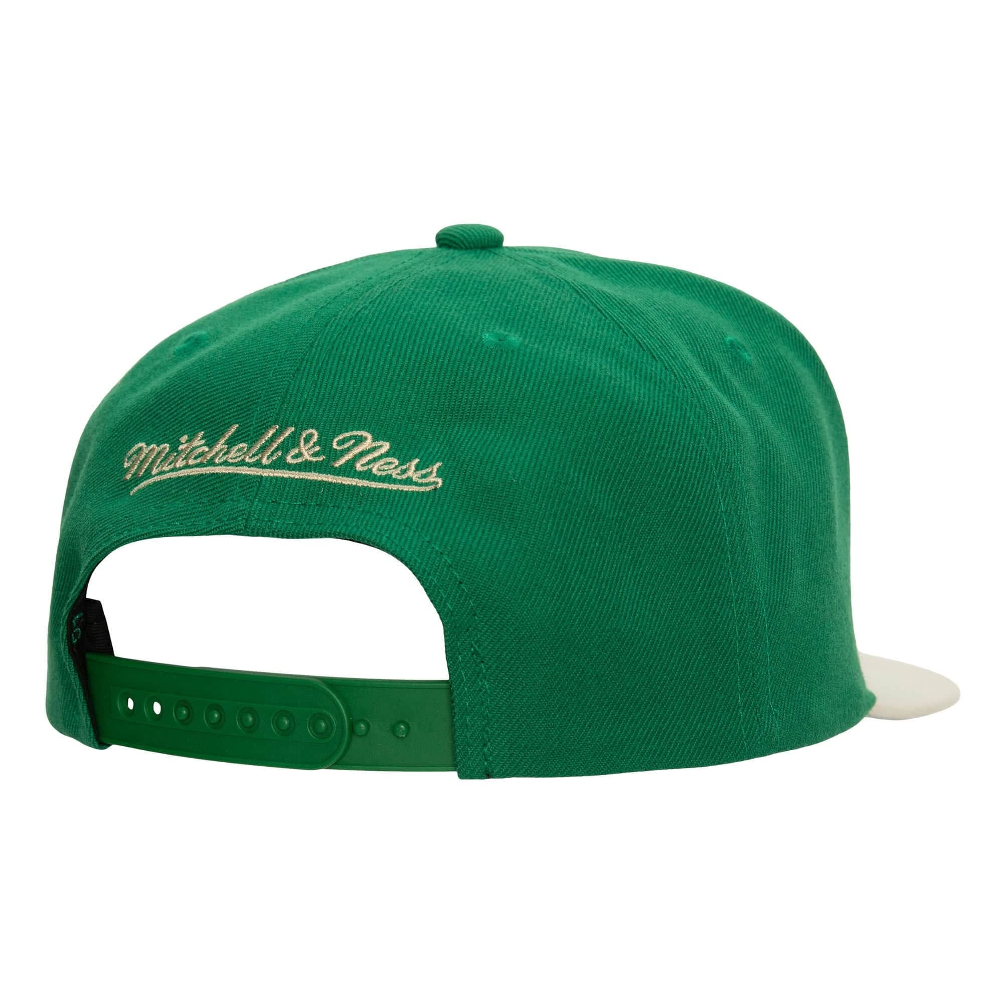 Mitchell-Ness-Team-2-Tone-2.0-Snapback-NBA-Milwaukee-Bucks-Hat-1