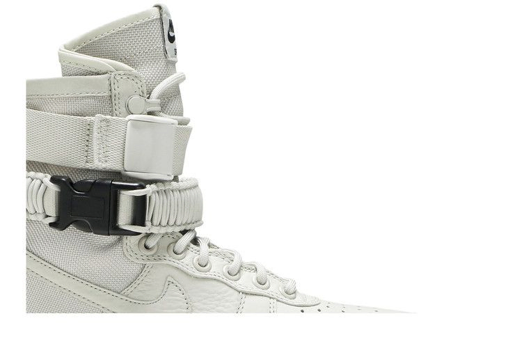 wmns-special-field-air-force-1-light-bone-857872-004_01