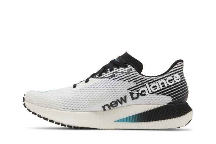 Krossovki-New-Balance-FuelCell-RC-Elite-White-Black-2